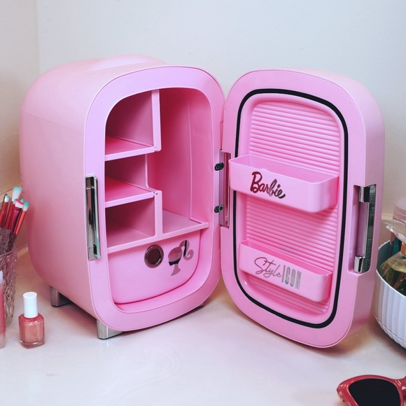 Barbie Pink Mini Fridge - Picture 7 of 8